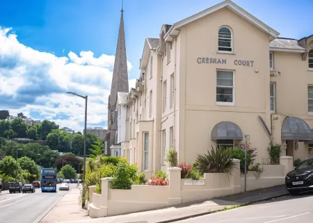 Gresham Court Отели рядом с достопримечательностью «Cockington»