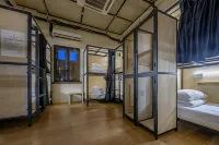 Poolside by Mingle - Party Hostel with Private Pool