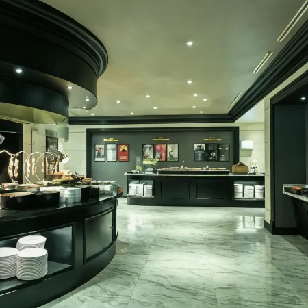 Kensington Hotel Yeouido Отели рядом с достопримечательностью «Станция Yeouido»