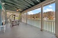 Stunning Lake Views and Cozy Retreat - Exquisite Lakefront Haven