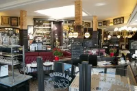 Hôtel Mercure Vannes le Port Hotels in Vannes
