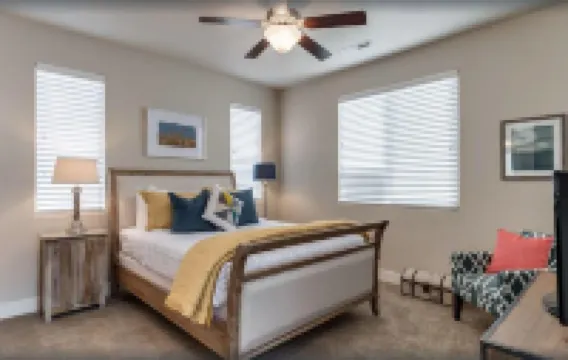 Paradise Village Home in Santa Clara * Poolside Location * Private Hot Tub * BBQ