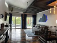 Lockridge Park Hotels in Danville