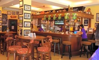 Robin's Nest Guesthouse & Restaurant