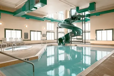 Super 8 by Wyndham High Level AB