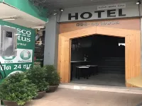 Takuapa Station Hotel Hotel dekat Takuapa Old Town Wall