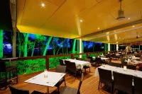 Albatross Bay Resort Hotels in Trunding