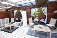 Tube n Axe Lodge and Backpackers