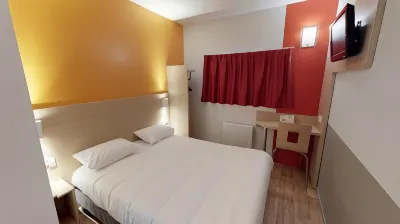 بريمير كلاس رييمز اوست تينكويو فنادق في 