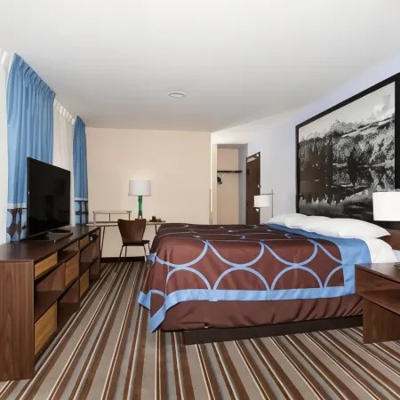 Super 8 by Wyndham Longmont/Twin Peaks