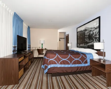 Super 8 by Wyndham Longmont/Twin Peaks Hotels in Longmont