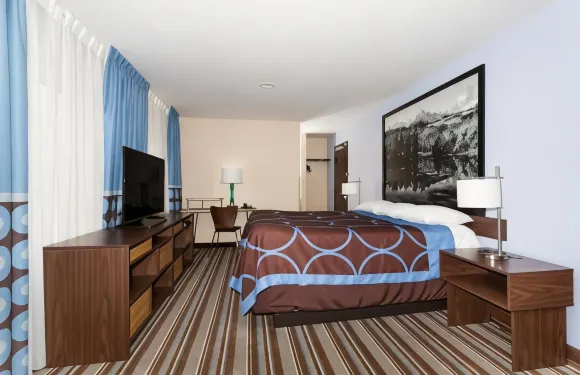 朗蒙特-雙子峯温德姆速8酒店