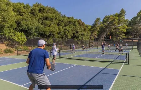 Great Loc! 4Br, Quiet, Safe, Residential, Napa & Sonoma - 35 min, Free Parking Отели рядом с достопримечательностью «Мар Айленд Навал Шипярд»