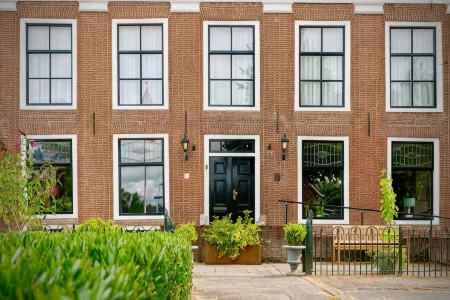 Herberg Het Rechthuis Отели в г. Доккум