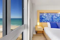 Ocean View Balcony and Gourmet Kitchen - Stunning Getaway