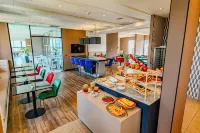 Hampton by Hilton Santiago Las Condes - breakfast