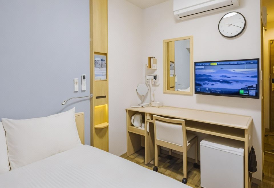 토요코 인 JR 와카야마-에키 히가시-구치