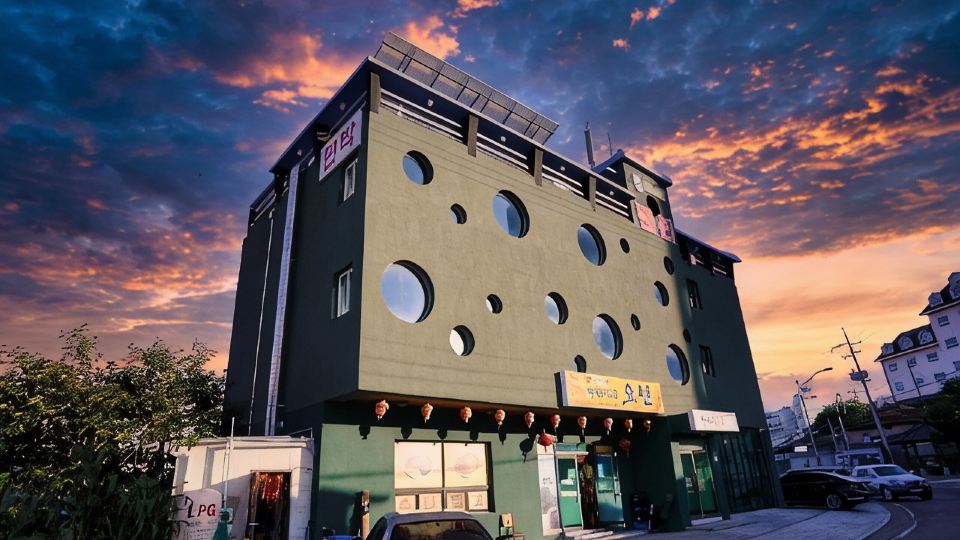Yeongdeok Dolphin Pension