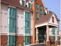 Admiral Inn Mississauga Hotels near Erindale GO Station