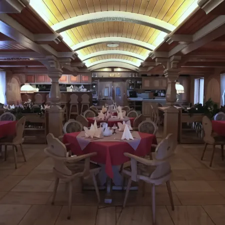 Land-Gut-Hotel Zur Lochmühle Отели в г. Лимбах-Оберфрона