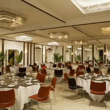 Hôtel & Spa Oceania l'Univers Tours