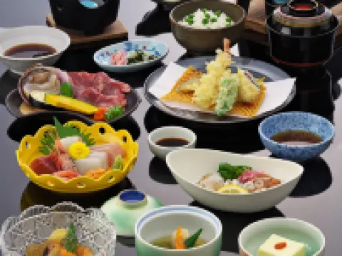 Higashiyama Onsen Maple Plaza Hotels in Shiso