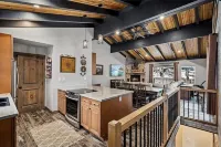 Incline Lake Tahoe Sauna Pool BBQ Beach Skiing Pets Toys Bch Chairs Umbrella