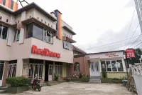 RedDoorz Syariah @ Jalan Ir Haji Juanda Jambi Hotels in 