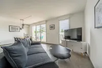 Spacious 4-bedroom with terrace and air-conditioned parking in Lattes Hotels in Lattes