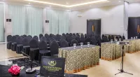 Raden Wijaya Hotel & Convention Hotels in Puri