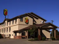 Super 8 by Wyndham Macon - Motels