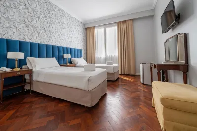 Hotel Regis Hotels near Plaza de Mayo