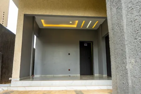 Charming 3-bedroom house with AC, WiFi and security agent in Sanguera togo