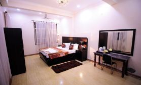 Rose Garden Resort Daulatabad Fort