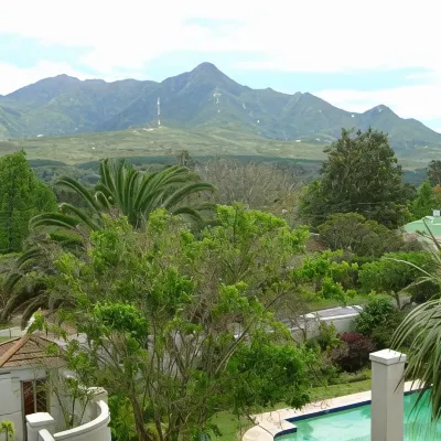 Cherry Berry Guest House Hotels near Outeniqua Pass