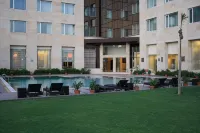 Fortune Park Orange, Sidhrawali, Gurugram - Member ITC Hotels' Group - Swimmingpools