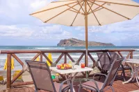Solimar Turquoise - Adults Only - Parking