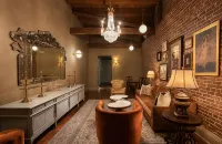 Hotel Cleo, Knoxville Downtown, a Tribute Portfolio Hotel