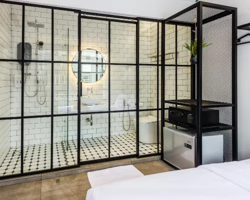 Z Hotel Ara Damansara, LRT, Mall, Airport Hotels near Evolve Concept Mall