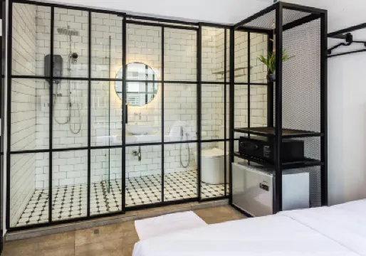Z Hotel Ara Damansara, LRT, Mall, Airport Hotels near Evolve Concept Mall