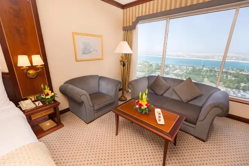 Corniche Hotel Abu Dhabi - Beach