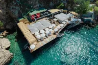 Lucky Monkey Hotel
