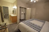 4-bedroom house with Pool, WiFi and AC close to Lake Powell and Antelope Canyon. - balcony
