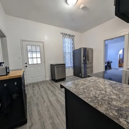 Spacious 6-bedroom house in Evansville