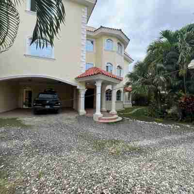 A beautiful property with enough space for you and yours Hotel Exterior