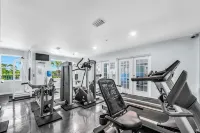 3-bedroom condo in beautiful Orange Beach w/Pool & fitness room, Deeded Parking - บังกะโล