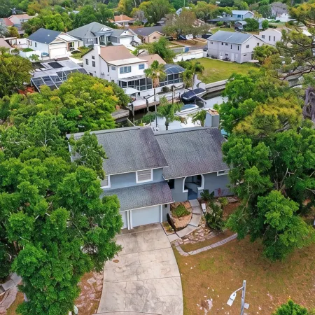 Florida Life on the water with game room, heated pool, kayaks +Pet friendly!!