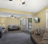 Charming 3-bedroom house with breathtaking views of the Lake of the Ozarks - 3-Star