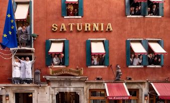 Hotel Saturnia & International