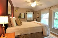 Hot Tub, Nature Lover's Digital Disconnect! 10mins to NOC & Tsali (dog friendly) - 3-Star